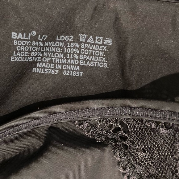 Bali Lace Trimmed Women’s Brief in Black L - Picture 3 of 4